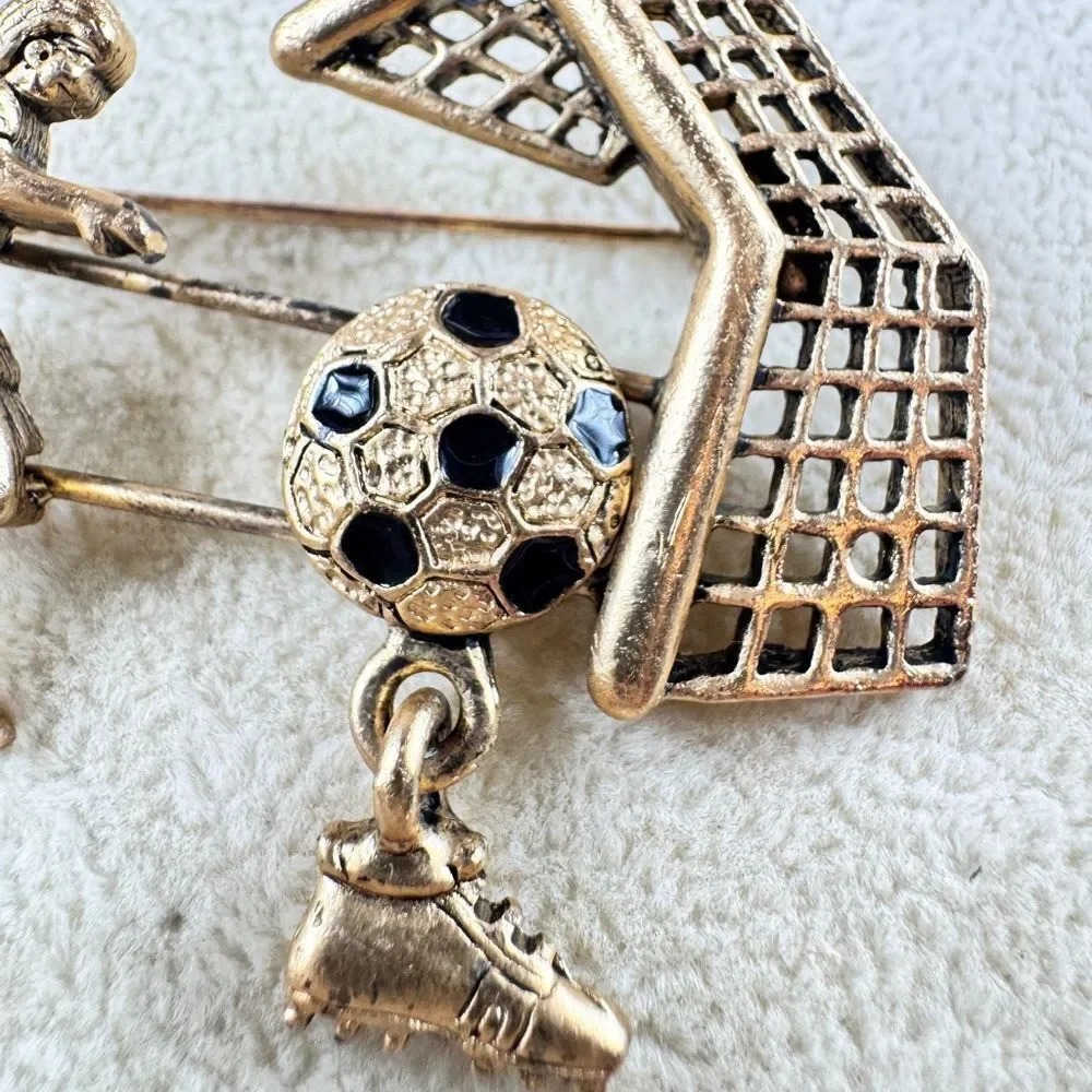 Slide pin Soccer Goal Gold-Tone Soccer Player Brooch with Ball